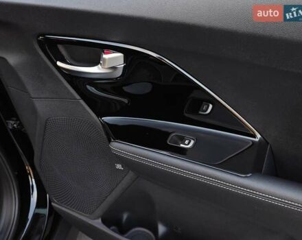 Чорний Кіа Niro, об'ємом двигуна 0 л та пробігом 115 тис. км за 20700 $, фото 36 на Automoto.ua