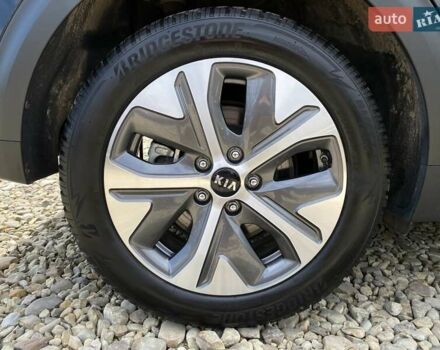 Киа Niro 2020 в Львове на Automoto.ua Черный Киа Niro, объемом двигателя 0 л и пробегом 70 тыс. км за 22500 $, фото 23 на Automoto.ua