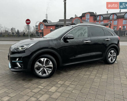 Черный Киа Niro, объемом двигателя 0 л и пробегом 159 тыс. км за 18950 $, фото 2 на Automoto.ua