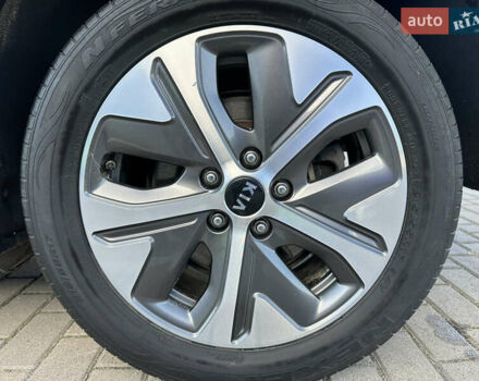 Чорний Кіа Niro, об'ємом двигуна 0 л та пробігом 144 тис. км за 19500 $, фото 29 на Automoto.ua