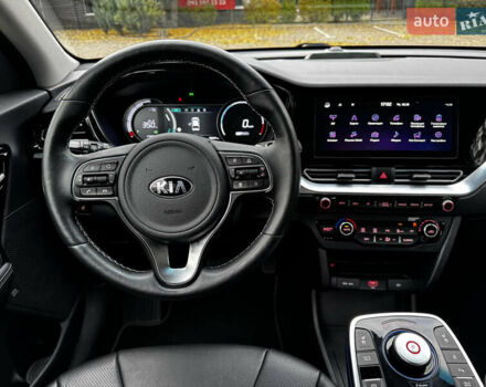 Чорний Кіа Niro, об'ємом двигуна 0 л та пробігом 107 тис. км за 20500 $, фото 54 на Automoto.ua