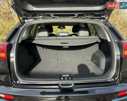 Киа Niro 2020 в Ровно на Automoto.ua Черный Киа Niro, объемом двигателя 0 л и пробегом 143 тыс. км за 18499 $, фото 17 на Automoto.ua