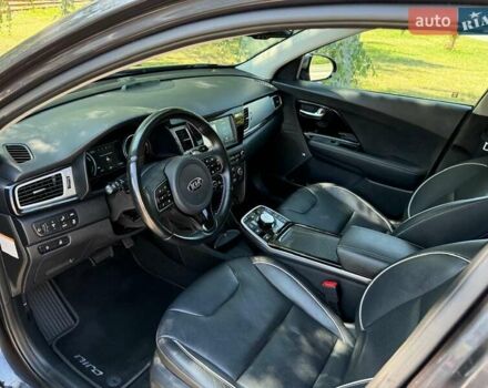 Черный Киа Niro, объемом двигателя 0 л и пробегом 84 тыс. км за 19500 $, фото 9 на Automoto.ua