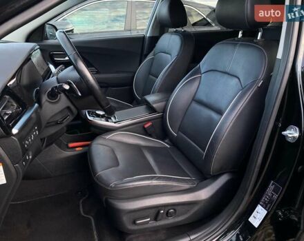 Чорний Кіа Niro, об'ємом двигуна 0 л та пробігом 88 тис. км за 22900 $, фото 26 на Automoto.ua