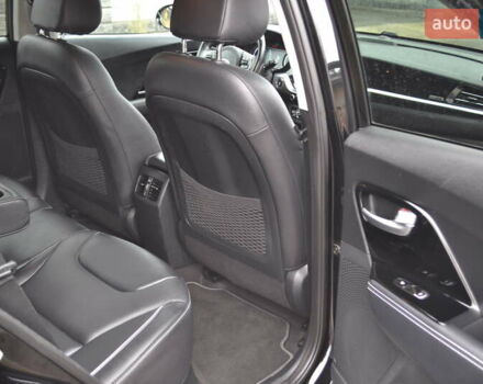 Чорний Кіа Niro, об'ємом двигуна 0 л та пробігом 169 тис. км за 18450 $, фото 46 на Automoto.ua