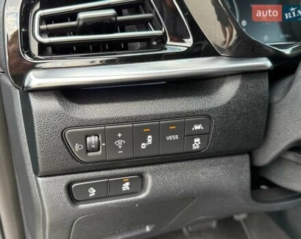 Черный Киа Niro, объемом двигателя 0 л и пробегом 84 тыс. км за 19500 $, фото 5 на Automoto.ua