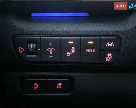 Чорний Кіа Niro, об'ємом двигуна 0 л та пробігом 64 тис. км за 23700 $, фото 42 на Automoto.ua