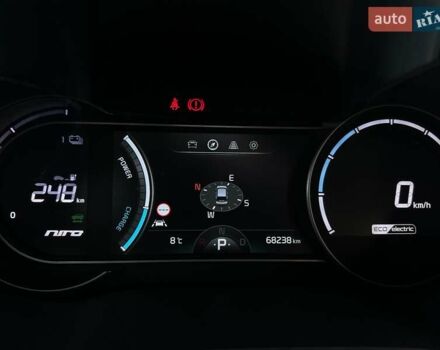 Чорний Кіа Niro, об'ємом двигуна 0 л та пробігом 68 тис. км за 24200 $, фото 49 на Automoto.ua