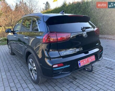 Чорний Кіа Niro, об'ємом двигуна 0 л та пробігом 112 тис. км за 20499 $, фото 18 на Automoto.ua