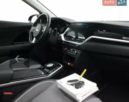 Чорний Кіа Niro, об'ємом двигуна 0 л та пробігом 65 тис. км за 16499 $, фото 1 на Automoto.ua