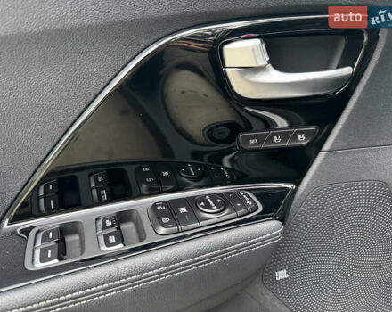 Чорний Кіа Niro, об'ємом двигуна 0 л та пробігом 107 тис. км за 20500 $, фото 40 на Automoto.ua