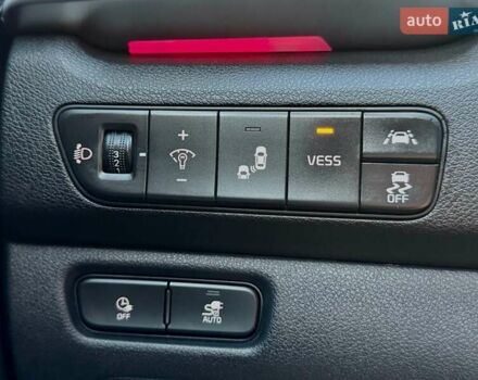 Чорний Кіа Niro, об'ємом двигуна 0 л та пробігом 69 тис. км за 23200 $, фото 12 на Automoto.ua