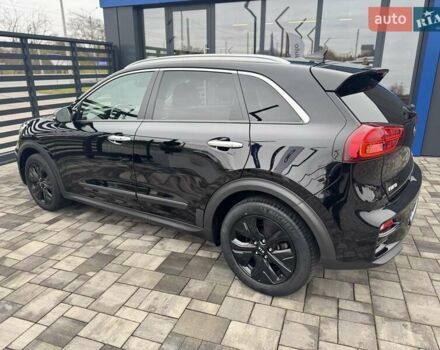 Черный Киа Niro, объемом двигателя 0 л и пробегом 113 тыс. км за 21900 $, фото 9 на Automoto.ua