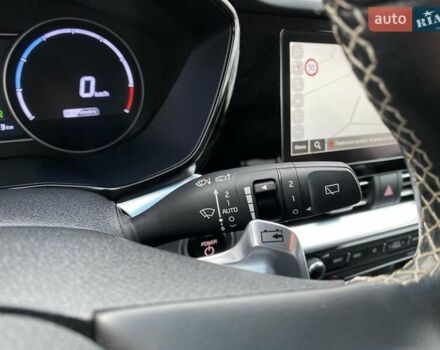 Чорний Кіа Niro, об'ємом двигуна 0 л та пробігом 96 тис. км за 20600 $, фото 31 на Automoto.ua