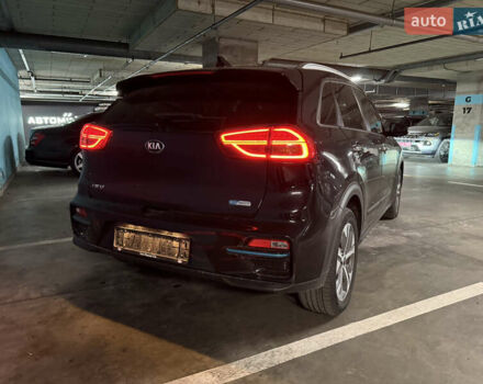 Чорний Кіа Niro, об'ємом двигуна 0 л та пробігом 107 тис. км за 18999 $, фото 2 на Automoto.ua