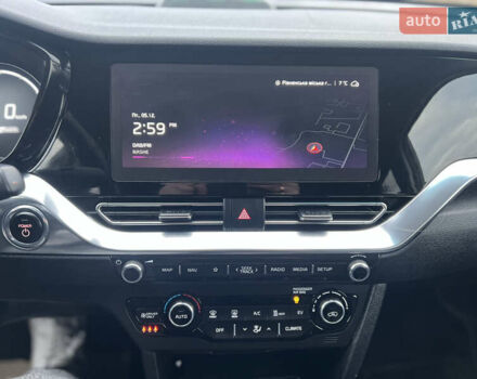 Чорний Кіа Niro, об'ємом двигуна 0 л та пробігом 140 тис. км за 17999 $, фото 57 на Automoto.ua