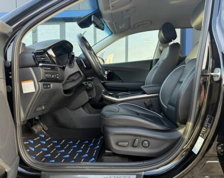 Черный Киа Niro, объемом двигателя 0 л и пробегом 104 тыс. км за 19900 $, фото 4 на Automoto.ua