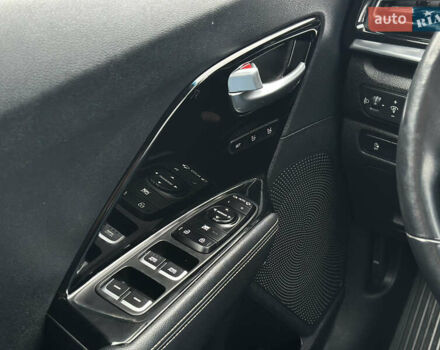 Черный Киа Niro, объемом двигателя 0 л и пробегом 158 тыс. км за 17800 $, фото 16 на Automoto.ua