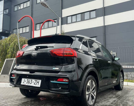 Чорний Кіа Niro, об'ємом двигуна 0 л та пробігом 81 тис. км за 19999 $, фото 3 на Automoto.ua