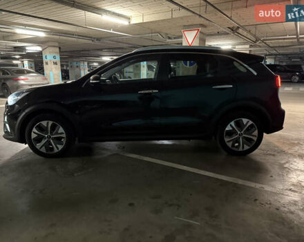 Чорний Кіа Niro, об'ємом двигуна 0 л та пробігом 107 тис. км за 18999 $, фото 3 на Automoto.ua