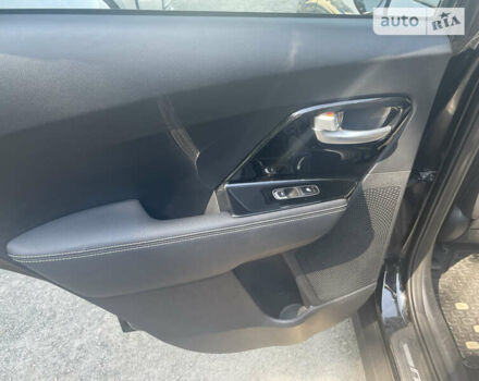 Черный Киа Niro, объемом двигателя 0 л и пробегом 151 тыс. км за 19300 $, фото 24 на Automoto.ua