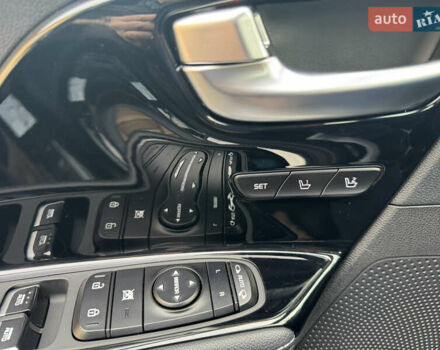 Чорний Кіа Niro, об'ємом двигуна 0 л та пробігом 164 тис. км за 18400 $, фото 22 на Automoto.ua