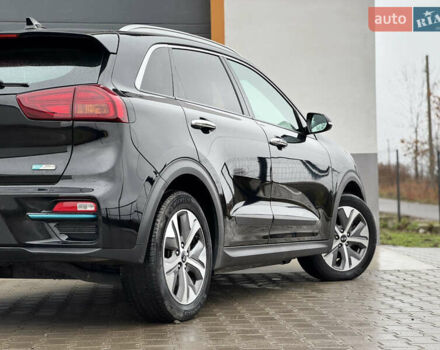 Черный Киа Niro, объемом двигателя 0 л и пробегом 93 тыс. км за 17999 $, фото 17 на Automoto.ua