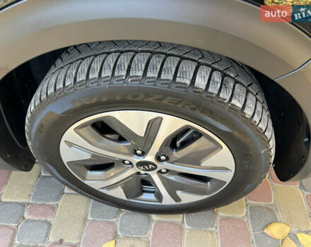 Черный Киа Niro, объемом двигателя 0 л и пробегом 112 тыс. км за 19500 $, фото 12 на Automoto.ua