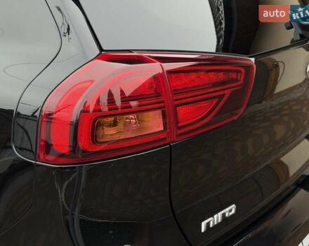 Чорний Кіа Niro, об'ємом двигуна 0 л та пробігом 89 тис. км за 20799 $, фото 18 на Automoto.ua