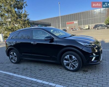 Чорний Кіа Niro, об'ємом двигуна 0 л та пробігом 112 тис. км за 20499 $, фото 23 на Automoto.ua