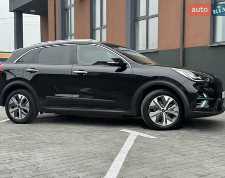 Черный Киа Niro, объемом двигателя 0 л и пробегом 132 тыс. км за 18699 $, фото 4 на Automoto.ua