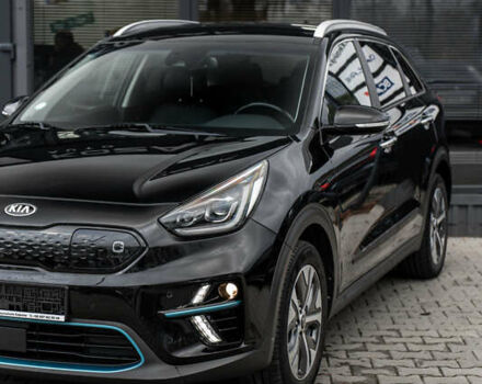 Черный Киа Niro, объемом двигателя 0 л и пробегом 114 тыс. км за 21900 $, фото 4 на Automoto.ua