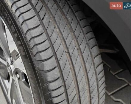 Чорний Кіа Niro, об'ємом двигуна 0 л та пробігом 115 тис. км за 20700 $, фото 10 на Automoto.ua