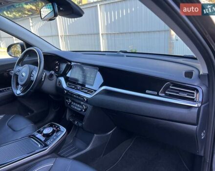 Чорний Кіа Niro, об'ємом двигуна 0 л та пробігом 112 тис. км за 20499 $, фото 34 на Automoto.ua