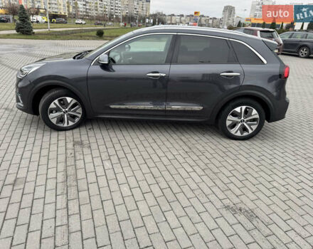 Чорний Кіа Niro, об'ємом двигуна 0 л та пробігом 146 тис. км за 17100 $, фото 8 на Automoto.ua