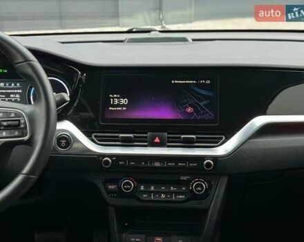 Чорний Кіа Niro, об'ємом двигуна 0 л та пробігом 134 тис. км за 18950 $, фото 20 на Automoto.ua