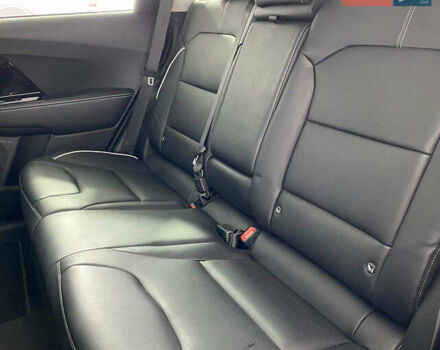 Чорний Кіа Niro, об'ємом двигуна 0 л та пробігом 70 тис. км за 22350 $, фото 14 на Automoto.ua