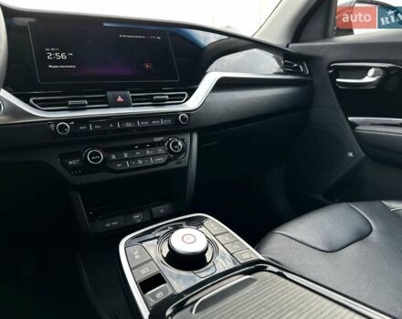 Чорний Кіа Niro, об'ємом двигуна 0 л та пробігом 148 тис. км за 18600 $, фото 15 на Automoto.ua