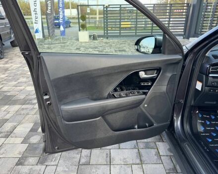 Черный Киа Niro, объемом двигателя 0 л и пробегом 142 тыс. км за 18900 $, фото 13 на Automoto.ua