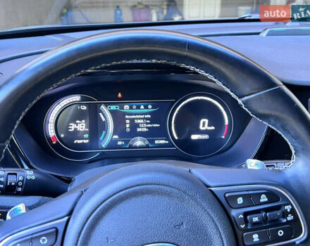 Чорний Кіа Niro, об'ємом двигуна 0 л та пробігом 65 тис. км за 16499 $, фото 44 на Automoto.ua