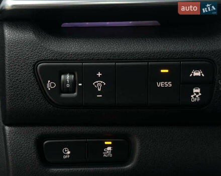 Чорний Кіа Niro, об'ємом двигуна 0 л та пробігом 130 тис. км за 18300 $, фото 41 на Automoto.ua