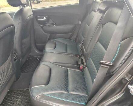 Чорний Кіа Niro, об'ємом двигуна 0 л та пробігом 146 тис. км за 18900 $, фото 19 на Automoto.ua