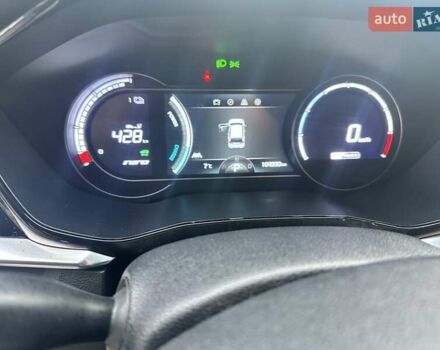 Чорний Кіа Niro, об'ємом двигуна 0 л та пробігом 104 тис. км за 20923 $, фото 26 на Automoto.ua