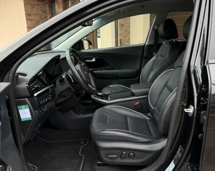 Чорний Кіа Niro, об'ємом двигуна 0 л та пробігом 89 тис. км за 20799 $, фото 40 на Automoto.ua