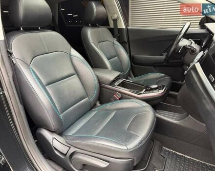 Чорний Кіа Niro, об'ємом двигуна 0 л та пробігом 89 тис. км за 22990 $, фото 13 на Automoto.ua