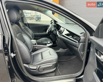 Черный Киа Niro, объемом двигателя 0 л и пробегом 93 тыс. км за 17999 $, фото 23 на Automoto.ua