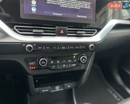 Чорний Кіа Niro, об'ємом двигуна 0 л та пробігом 109 тис. км за 17499 $, фото 45 на Automoto.ua