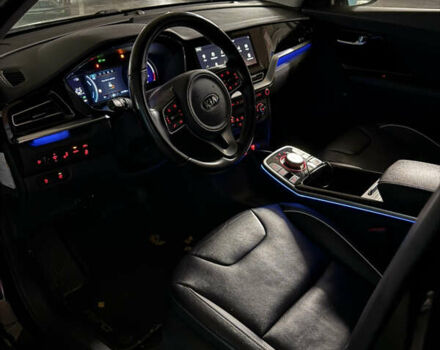 Чорний Кіа Niro, об'ємом двигуна 0 л та пробігом 107 тис. км за 18999 $, фото 5 на Automoto.ua