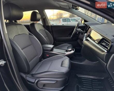 Черный Киа Niro, объемом двигателя 0 л и пробегом 110 тыс. км за 17999 $, фото 56 на Automoto.ua