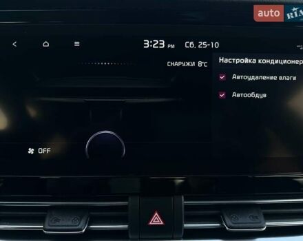 Чорний Кіа Niro, об'ємом двигуна 0 л та пробігом 68 тис. км за 24200 $, фото 65 на Automoto.ua